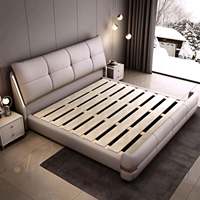 Ensemble de lit en cuir capitonné haut de gamme moderne et luxueux, cadre de lit King Size classique, design hôtelier crème avec éclairage LED, lit d'hôtel