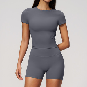 Ensemble Crop Top Manches Courtes et Short Taille Haute Effet Ventre Plat pour <span class=keywords><strong>Femme</strong></span>, Idéal Yoga et Entraînement, Personnalisable avec Logo, Fabricant OEM en Gros - Product Image 3