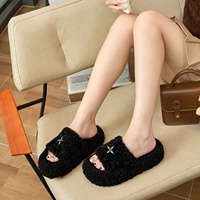 Sandales à bout ouvert moelleuses pour femmes, chaussures d'hiver à semelle épaisse en peluche pour l'extérieur et l'intérieur, Nouveautés 2025