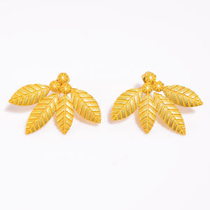 Bijoux de boucle d'oreille en laiton plaqué or de haute qualité, bijoux plaqués or vermeil 18 carats, fournisseur de bijoux en laiton antique - Product Image 2