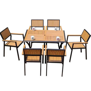 Conjunto de Mesa y Sillas para Exterior, Resistentes al Sol y al Agua, de Plástico y Madera, Diseño Simple y Creativo, para Patio, Balcón, Comedor Casual al Aire Libre - Product Image 5