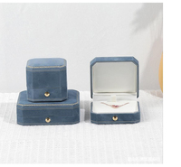 Usine personnalisée velours boucle d'oreille boîte emballage personnalisé bracelet jonc pendentifs colliers bague boîtes à bijoux