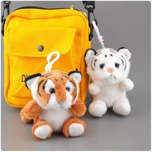 Kinqee批发野生动物老虎钥匙扣毛绒狮子老虎熊猫钥匙扣毛绒玩具 - Product Image 4