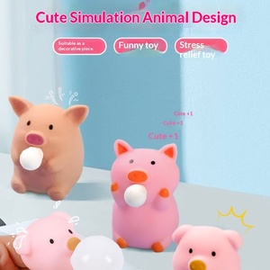 Poupée anti-stress en TPR Cochonnet qui souffle des bulles avec fonction musicale et à pincer pour enfants de 14 ans et plus, jouet de bureau en tissu nylon - Product Image 5