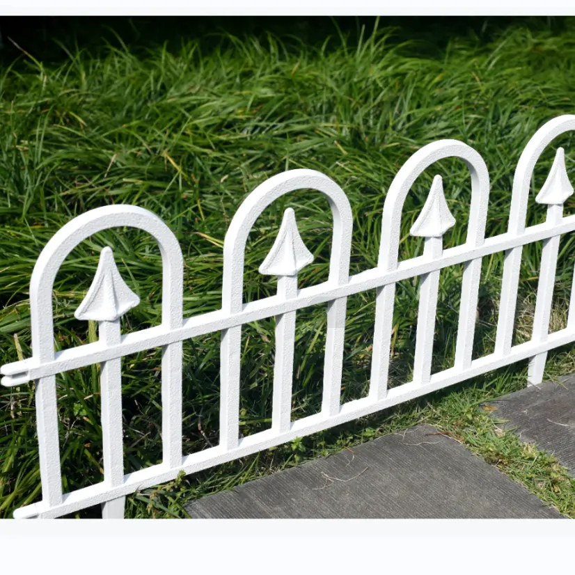 Factory Wholesale garden accessories decorative ornamental fencing fence panels plastic mini christmas trees