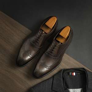 Chaussures habillées en cuir véritable pour hommes, fabriquées sur mesure en petites séries, style Brogue, pour mariage ou occasions formelles. - Product Image 1