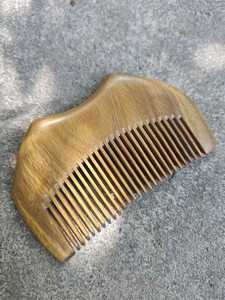 Peine de cuerno hecho a mano de lujo de cuerno natural para cabello suave y brillante, suave en el cuero cabelludo y adecuado para uso diario - Product Image 3