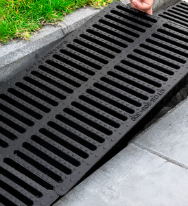 <span class=keywords><strong>Grille</strong></span> de sol carrée en <span class=keywords><strong>fonte</strong></span> métallique durable pour applications industrielles, de construction et de fonderie - Product Image 1