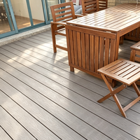Planche de terrasse WPC co-extrudée simple face, carrée, lisse, à emboîtement, résistante aux rayures, à l'humidité et à la corrosion, pour extérieur
