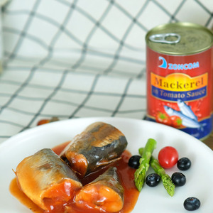 Pescado de <span class=keywords><strong>caballa</strong></span> enlatado de marca personalizada OEM con salsa de tomate, agua conservada y jarabe de sal, mariscos certificados Halal - Product Image 6
