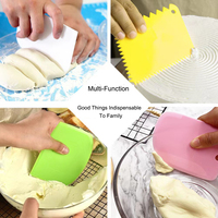 Lot de 3 spatules à crème en plastique multicolores pour unifier la pâte et les gâteaux – Vente Flash