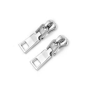 <b>Car</b> Keychain Zinc Alloy Metal <b>Key</b> <b>Ring</b> Grid No 3 Activity Piece Locomotive Style Home Use - Product Image 4