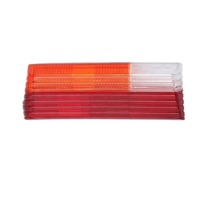 Convient aux nouveaux caches de feux arrière de Peugeot 305 L:635034 R:635133 - Product Image 1