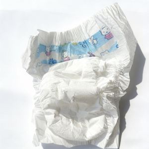 Couches jetables pour animaux de compagnie avec protection anti-fuites en film PE et conception respirante - Fournisseur en gros - Product Image 2