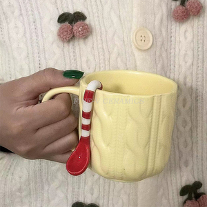 <span class=keywords><strong>Taza</strong></span> de porcelana personalizada con cuchara mágica, tazón de punto de cerámica en relieve rojo y blanco para Navidad - Product Image 2