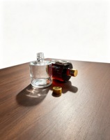Bouteille en verre plate ronde minimaliste de 150 ml et 300 ml, bouteille à spiritueux en verre de qualité supérieure pour gin, rhum, whisky, brandy, vodka, best-seller