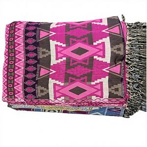 Écharpes/châles tendance en acrylique et soie imprimées aux couleurs mélangées style aztèque pour femmes LAXMANS 100x200cm longues - Product Image 1