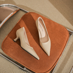 Zapatos de Tacón Bajo para Mujer, Modelo 9125A, Punta en Pico, Cuero Genuino, para Oficina y Trabajo - Product Image 3