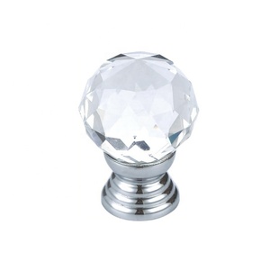 En gros belle en forme de diamant en cristal armoire poignées boutons de <span class=keywords><strong>tiroir</strong></span> <span class=keywords><strong>pour</strong></span> commodes - Product Image 1