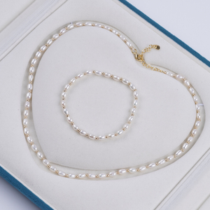 Últimos diseños de collar 4-4,5mm perla de agua dulce de arroz natural con oro 925 conjunto de joyería de Collar de plata - Product Image 1