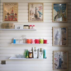 Heißer Verkauf: Amerikanischer PVC-Slatwall zur Lagerung – sofort lieferbar für Lagerhallen & Supermarktbedarf - Product Image 6