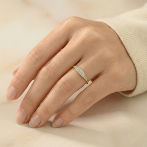 Bague en argent sterling 925 minimaliste de luxe avec moissanite, bijoux fins tendance, bague à la mode pour femmes et filles - Product Image 2