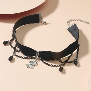 Collana con Ciondolo a Forma di Rosa Retrò per Donne, Romantica Collana Classica con Cuore, Gioielli per Feste, Regalo per Innamorati - Product Image 6