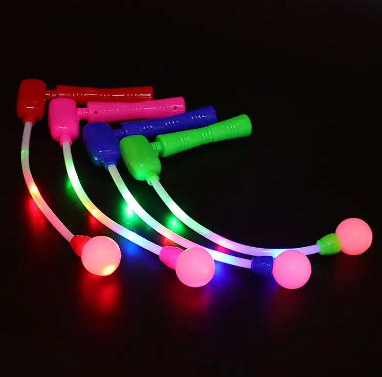 도매 LED 매직 음악 지팡이 스윙 깜박이는 라이트 업 글로우 회전 스틱 파티 크리스마스 다채로운 Led 장난감