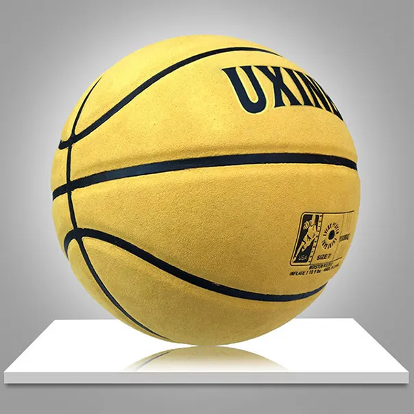 Di alta qualità di Colore Giallo in pelle di Mucca uomini di pallacanestro Size 7 giochi di palla