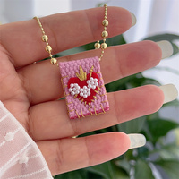 Collier avec pendentif en forme de cœur en cuivre plaqué or 18 carats, chaîne en tissu perlée faite à la main, bijoux vintage décontractés, cadeau