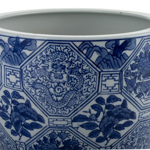 Set di tre vasi in ceramica stile Chinoiserie classico, con motivo blu e bianco, per decorazioni interne ed esterne. - Product Image 5