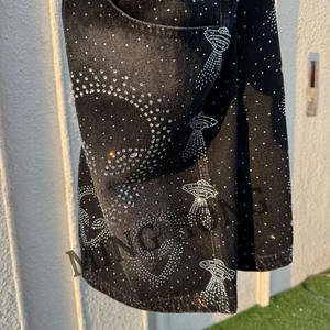 กางเกงยีนส์ขาสั้นผ้าเดนิมหลากสีสำหรับผู้ชายสไตล์สตรีทลายพลอยเทียมตามสั่ง - Product Image 4