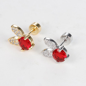 Pendientes de Acero Inoxidable Little Red Book, Suaves y Dulces, con Orejas de Conejo, para Dormir sin Necesidad de Quitarlos - Product Image 5