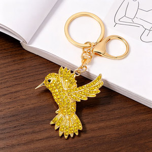 Portachiavi con Piccola Colomba Volante, Ciondolo Uccello della Pace con Strass, Accessorio per Borsa e Auto - Product Image 6