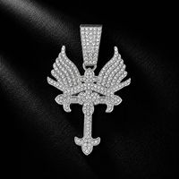 Collier pendentif croix crucifix en zircon plaqué or 18 carats style hip-hop, design ailes d'ange glacées pour hommes et femmes