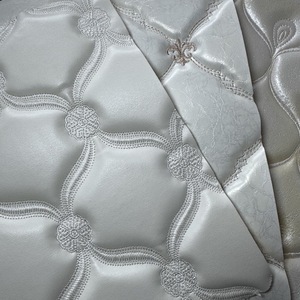 <span class=keywords><strong>Tissu</strong></span> en cuir PVC épaissi matelassé brodé pour l'intérieur automobile, les meubles et les sacs artisanaux durables et imperméables - Product Image 3