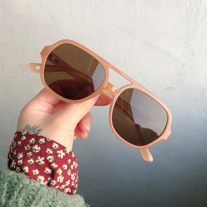 Gafas de sol Qianai para mujer, montura irregular de PC, anti UV, anti luz azul, F3 3340 - Product Image 2