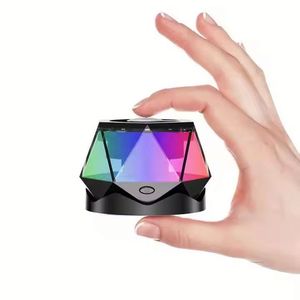 ลำโพงบลูทูธไร้สายแบบพกพา รุ่น G300 พร้อมแท่นวางโทรศัพท์มือถือแบบแม่เหล็ก ชาร์จด้วยแม่เหล็ก พร้อมไฟ LED RGB สีสันสวยงามสำหรับกลางคืน - Product Image 2