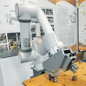 Bras robotique collaboratif à 6 axes HWINT, haute stabilité, multi-applications, pour la fabrication intelligente et l'utilisation en système - Product Image 1