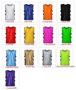 Chaleco de entrenamiento de fútbol Unisex promocional 100% poliéster al por mayor personalizado transpirable sublimado fútbol entrenamiento malla chalecos - Product Image 3