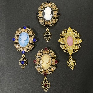 Broche rétro élégante en alliage plaqué or personnalisée pour femme, bijoux vintage pour mariage, fiançailles, fête - Product Image 2