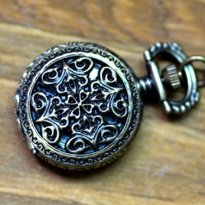 <span class=keywords><strong>Montre</strong></span> de poche rétro plaquée <span class=keywords><strong>or</strong></span> Bijoux <span class=keywords><strong>Montre</strong></span> de poche ronde à mouvement à quartz numérique minimaliste - Product Image 4