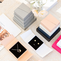 Boîte à bijoux à double ouverture magnétique, personnalisable avec logo, en papier épais, boîte à bijoux haut de gamme pour bagues, colliers, boucles d'oreilles