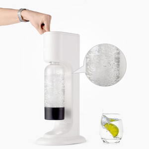 Vente en gros de sodas de bureau Source d'alimentation manuelle rechargeable Boîtier en plastique avec bouteille portable pour usage domestique - Product Image 2