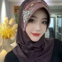 Hijab instantané une pièce à bord rigide en cristal de forme spéciale avec perles triangulaires pour femmes musulmanes