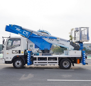 Camión <span class=keywords><strong>con</strong></span> <span class=keywords><strong>Plataforma</strong></span> Aérea Hidráulica HOWO de 28m Personalizable para Trabajos de Limpieza de Edificios - Product Image 3