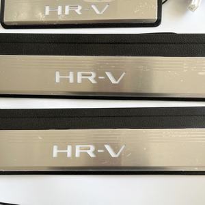 Placas de desgaste de coche de acero inoxidable, Placas led originales de umbral de puerta, plug and play, para Honda nuevo <span class=keywords><strong>HRV</strong></span> <span class=keywords><strong>2022</strong></span> - Product Image 4