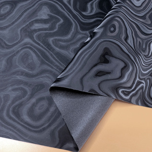 Cuero Sintético Semi PU Suave con Patrón Topográfico 3D <span class=keywords><strong>de</strong></span> 0.8mm, Impermeable, para Asientos <span class=keywords><strong>de</strong></span> Motocicleta y Tapicería Interior <span class=keywords><strong>de</strong></span> Automóviles - Product Image 1