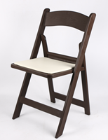 Chaise pliante en résine avec coussin rembourré en PVC et finition imitation bois pour événements, Wimbledon et jardin - Vente en gros