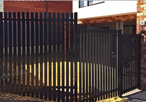 Pannello Privacy per Recinzioni da Giardino in Alluminio Nero con Lame Verticali Anti-Arrampicata Facilmente Installabile - Product Image 2